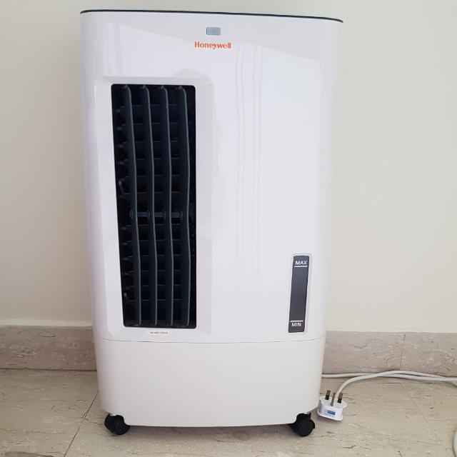 Honeywell CS071AE Evaporative Air Cooler For Indoor Use in Small Rooms