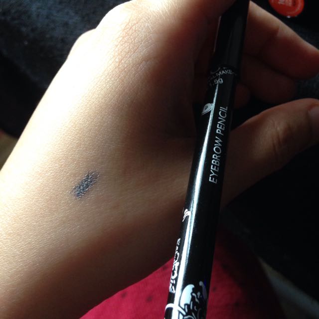 makeup (Category: Makeup) located in Klang. Submitted by felisyamoore (Listing ID 108652367, Image 3). Description: .