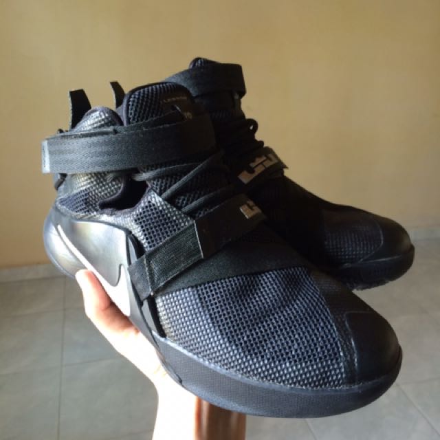 nike Zoom Soldier 9