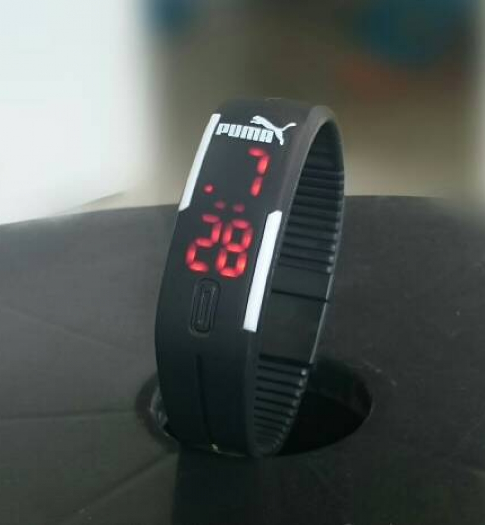 puma watch led