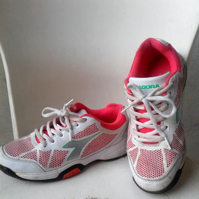 Sepatu Diadora Kets Sneakers Running Putih Pink Fesyen Wanita Sepatu Di Carousell