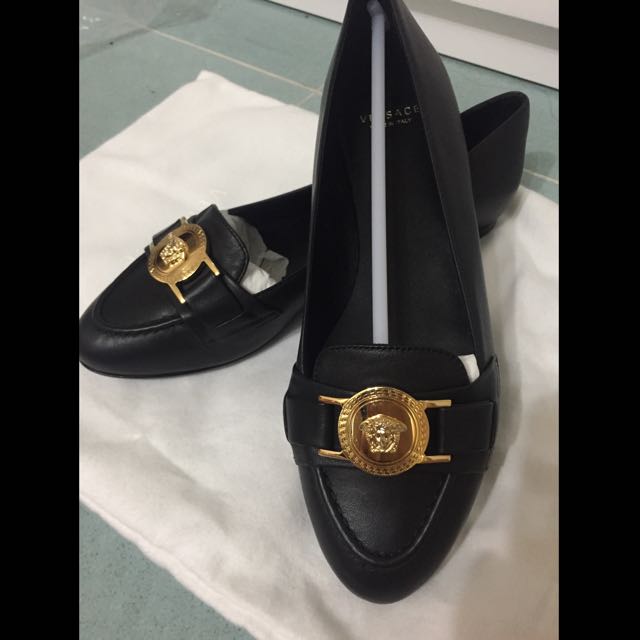 versace women's flat shoes