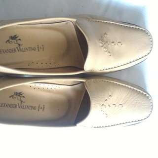 Sepatu Alexander Valentino