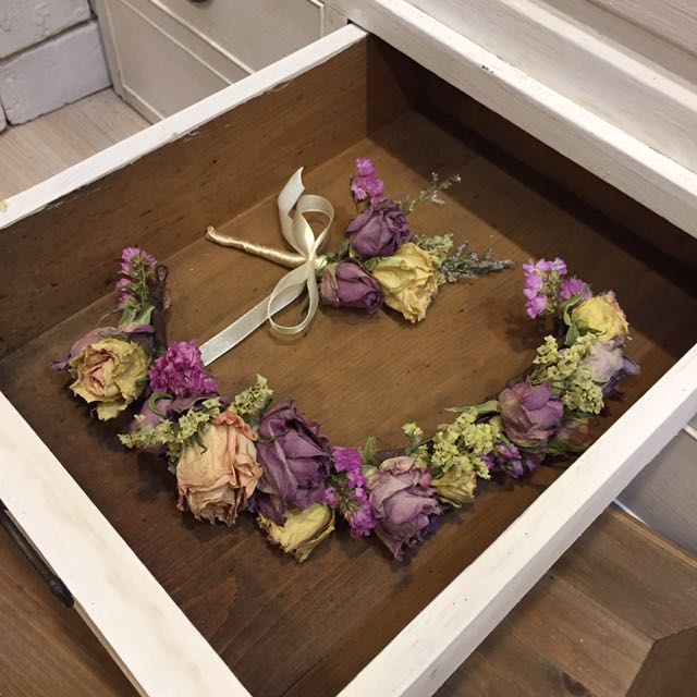 新娘花圈花冠花環送新郎胸花復古香榭玫瑰乾燥花 手作設計 藝術品在旋轉拍賣