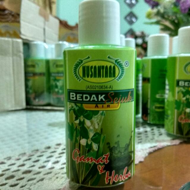 Bedak Sejuk Nusantara Gamat Herba Health Beauty Skin Bath Body On Carousell