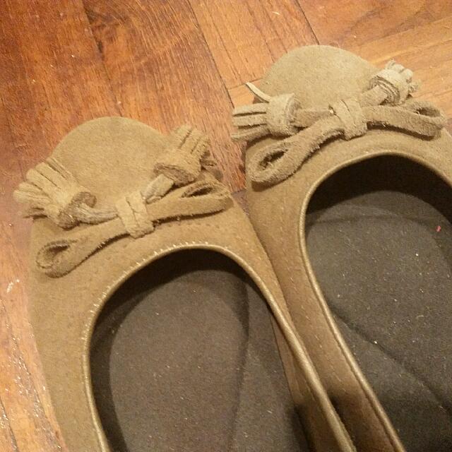 crocs with extra cushion