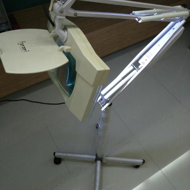 Facial Magnifying Lamp With Light, Everything Else on Carousell