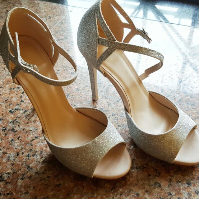 heels forever new