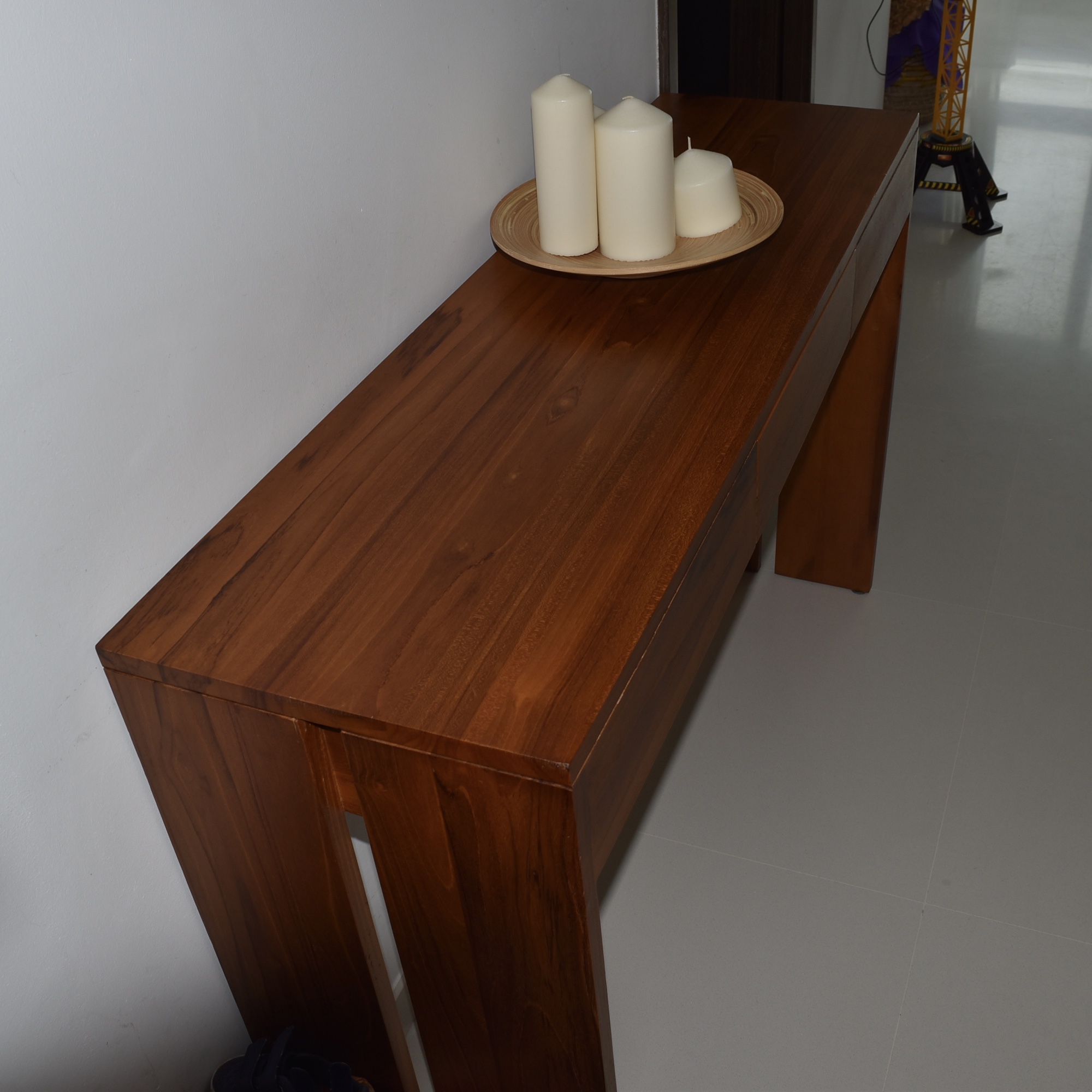Scanteak shop console table