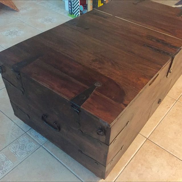Crate And Barrel Coffee Table Trunk Furniture On Carousell,Mesa Decoracion De Cumpleanos Blanco Negro Y Dorado