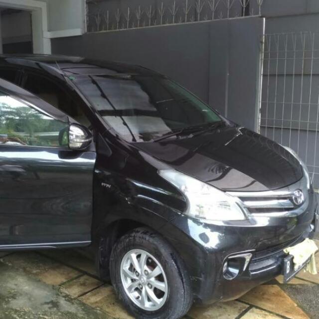 Dijual Mobil Toyota Avanza warna hitam th. 2013, Mobil & Motor, Mobil