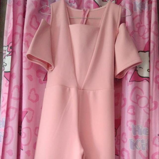 jumpsuit warna pink