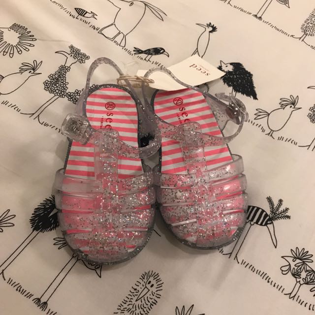 seed jelly shoes