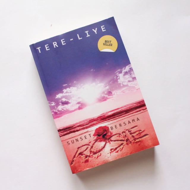 Novel Tere Liye Sunset Bersama Rosie Buku Alat Tulis Buku Di Carousell