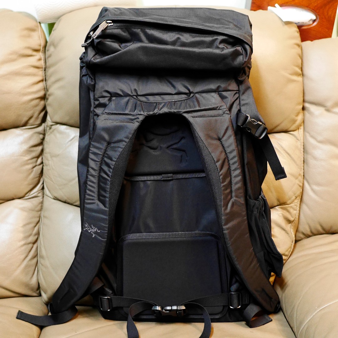 Arcteryx Jericho Backpack 35L Black 100%New 100%Real 全黑雙電腦格 