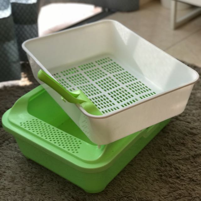 Cat litter hotsell tray with filter