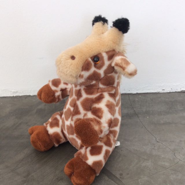 giraffe plushie