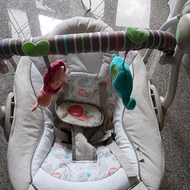 automated baby rocker