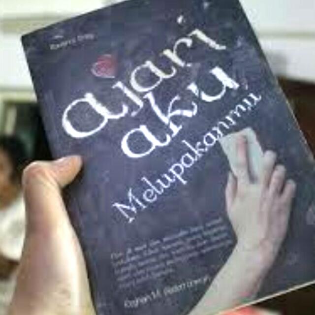 Novel Ajari Aku Melupakanmu Buku Alat Tulis Majalah Lainnya Di Carousell