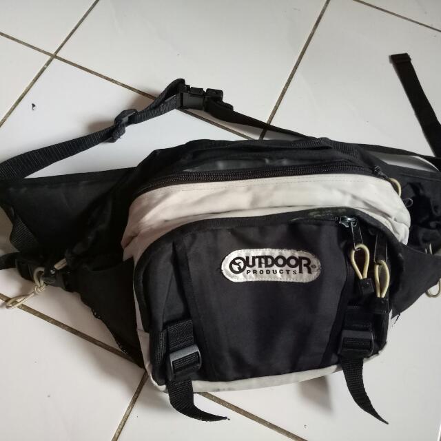 Outdoor outlet pouch bag