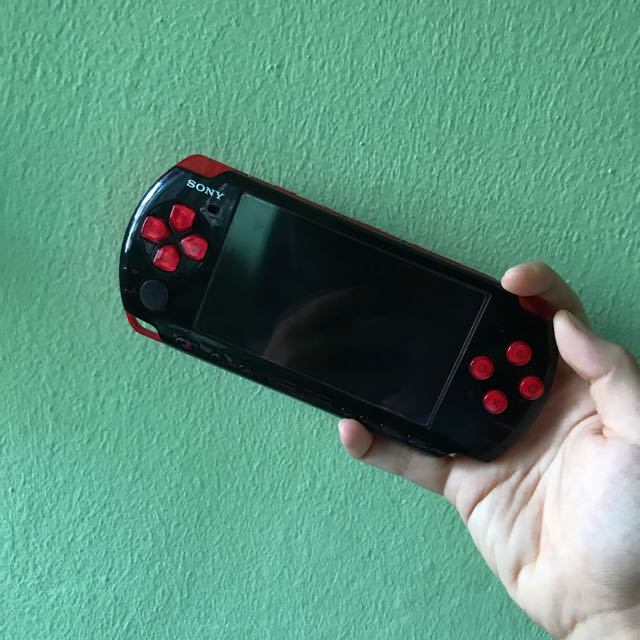 Psp 2000 Toys Games Video Gaming Gaming Accessories On Carousell - golden psp roblox
