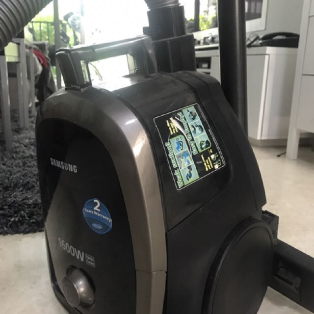 Samsung Vacuum Cleaner 1600W twin chamber, TV & Home Appliances, Vacuum ...