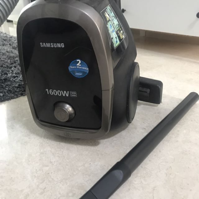 Samsung Vacuum Cleaner 1600W twin chamber, TV & Home Appliances, Vacuum ...