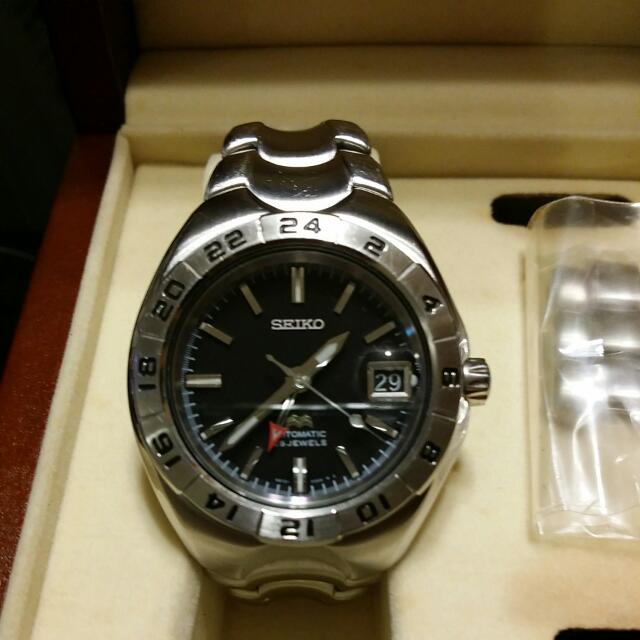 seiko gmt watch automatic
