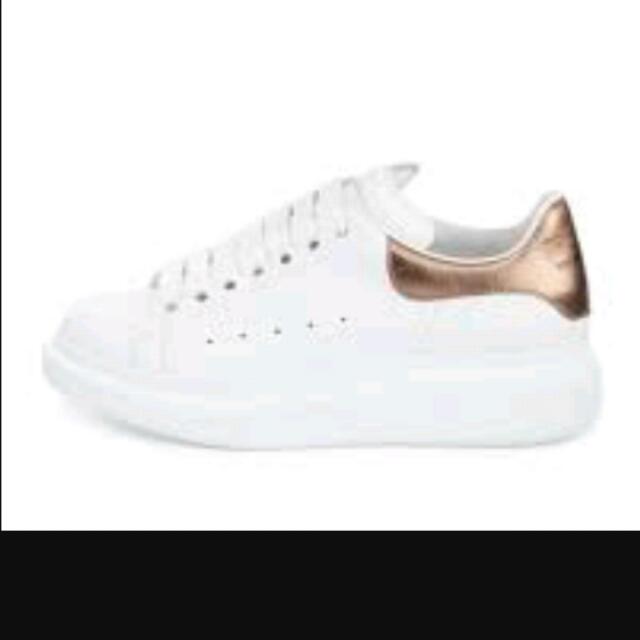 Sepatu Casual Wanita Merk Airwalk Warna Putih Dan Emas Size 37