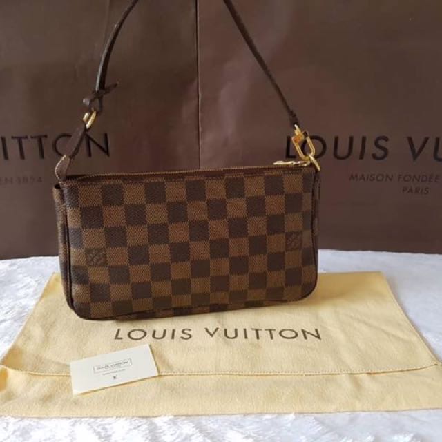 Used Louis Vuitton Pochette Damier DC CA1049, Women's Fashion, Bags & Wallets, Purses & Pouches Carousell