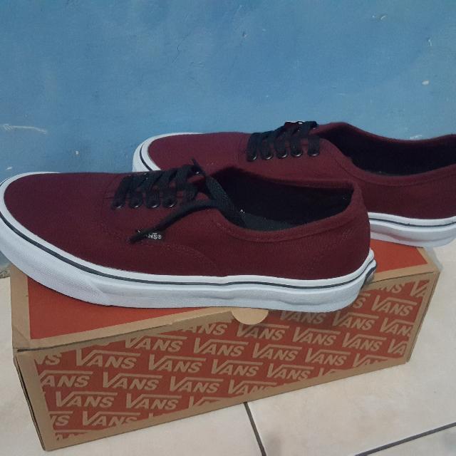 Vans merah on sale maroon