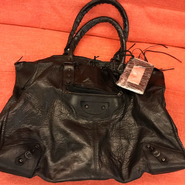 balenciaga weekender price