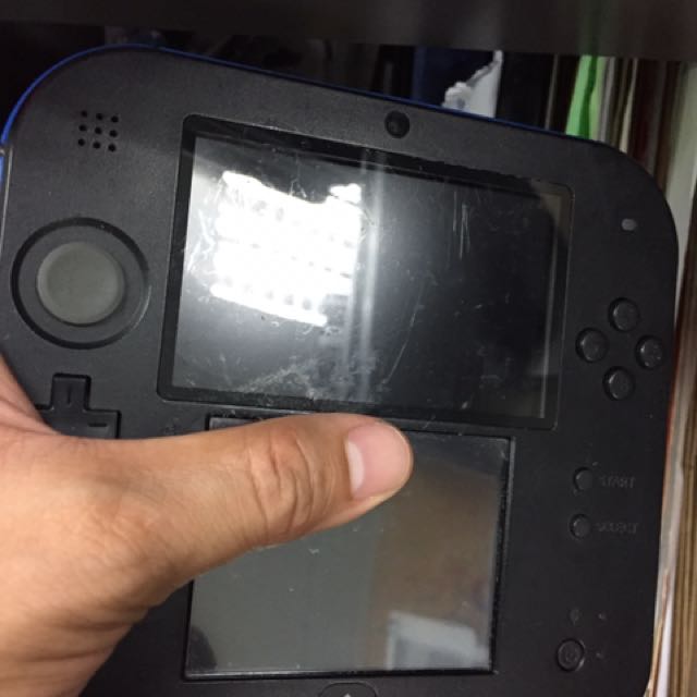 Nintendo 2ds cracked games outlet