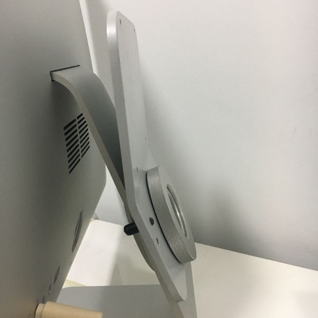 iMac VESA Mount Adapter Kit, Computers & Tech, Desktops on Carousell