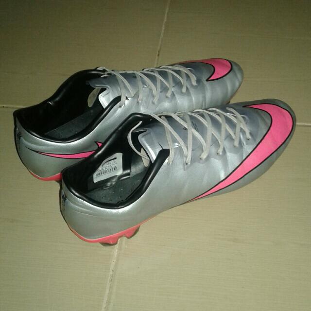 Nike mercurial vapor discount grey and pink