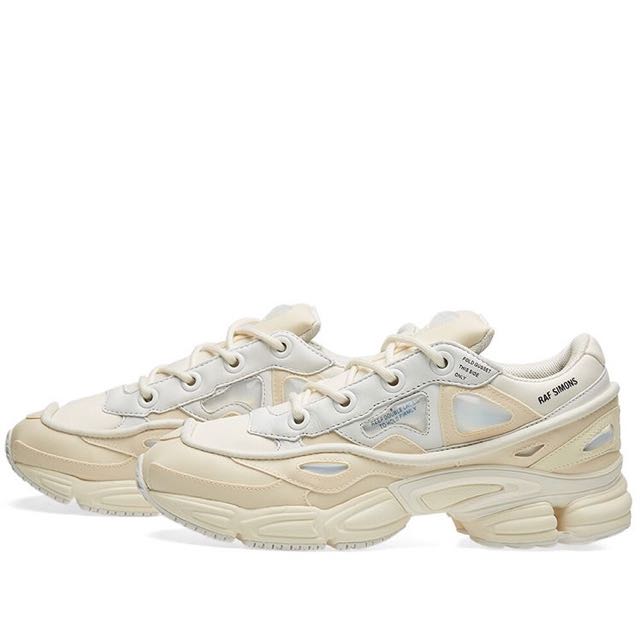Ozweego top 2 cream