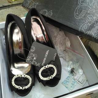 Sepatu Marie Claire Hitam Size 4