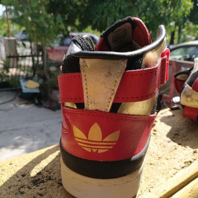 adidas forum mid hellboy