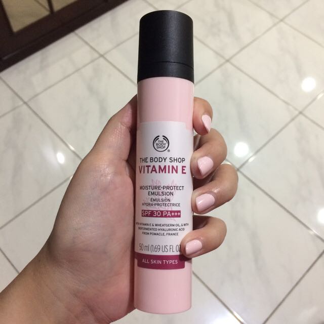 Body Shop Emulsion Vit E Spf 30 Pelembab Wajah Health