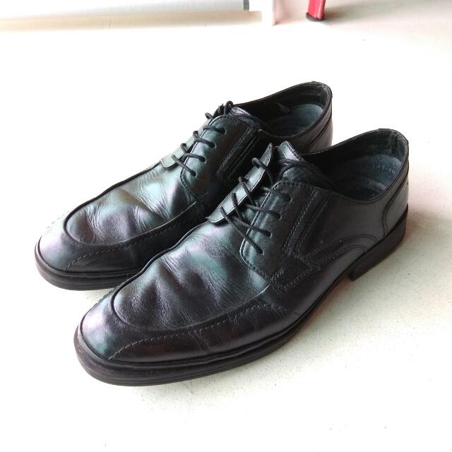 Hush Puppies Shoe, Men's Fashion, Footwear, Casual shoes on Carousell