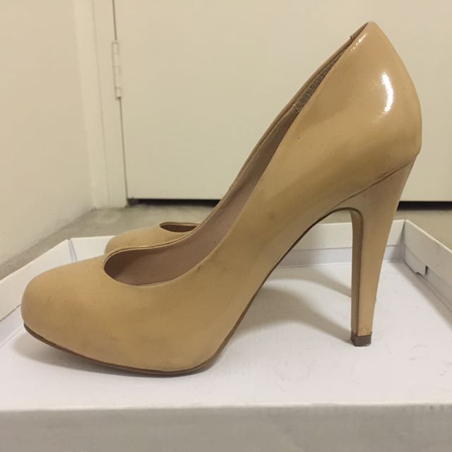 steve madden nude pumps