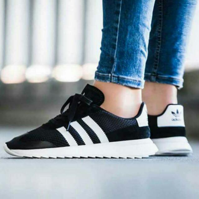現貨Adidas Flb/黑色, 運動休閒, 運動鞋在 