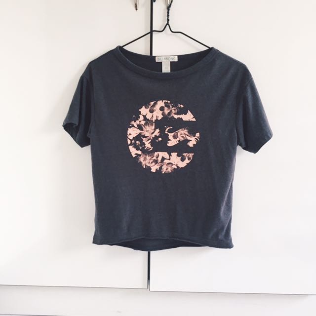 cute graphic crop tops