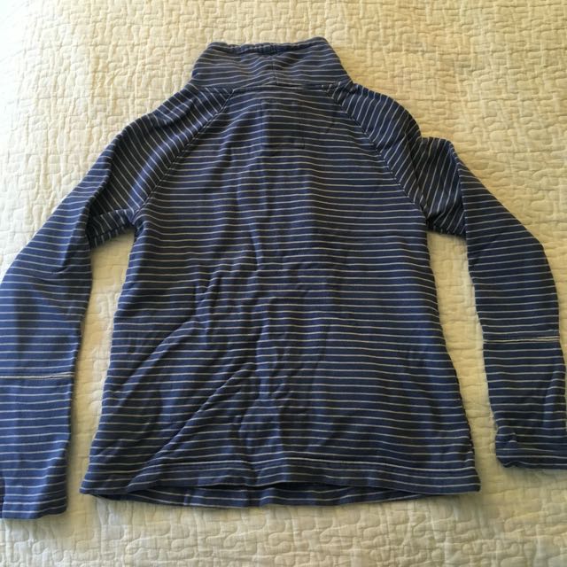 Pullover (Category: Clothes) located in Mississauga. Submitted by smonika (Listing ID 109937363, Image 2). Description: .