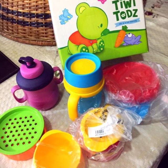 tupperware baby feeding set