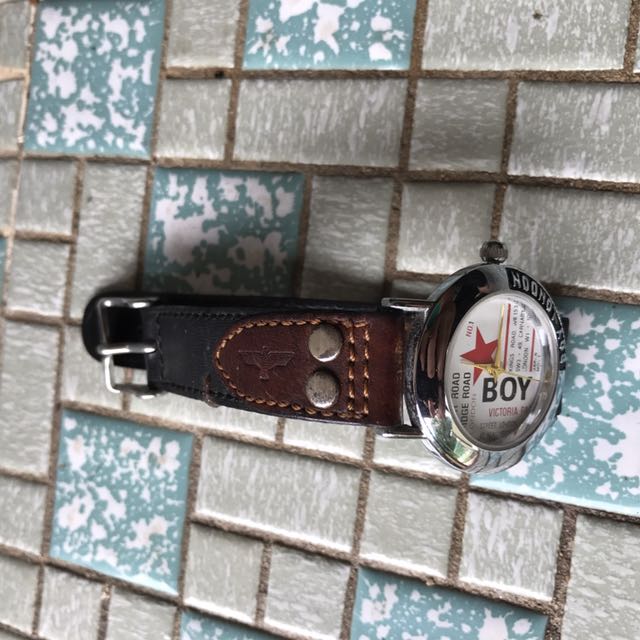 VINTAGE BOY LONDON WATCH, Men's Fashion, Watches & Accessories, Watches