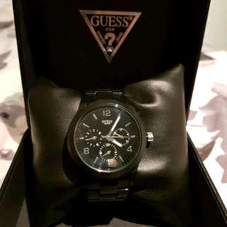 Guess watch EXCELLENT CONDITION. Brand new batteries