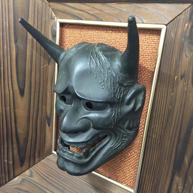 Hanya Mask, Furniture & Home Living, Furniture, Sofas on Carousell