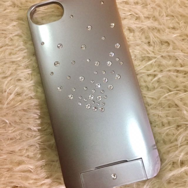 Iphone 5 Swarovski + USB Phone Case (Category: Others) located in Manila. Submitted by trendystash (Listing ID 110209466, Image 2). Description: In good condition Slight crack as shown but still usable Usb included Retails at 2690 pesos.