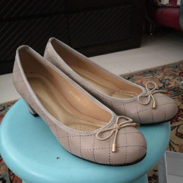 Primavera Shoes Women S Fashion Shoes On Carousell